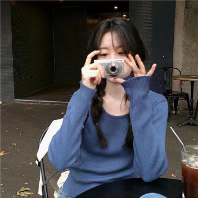 公园里的女孩